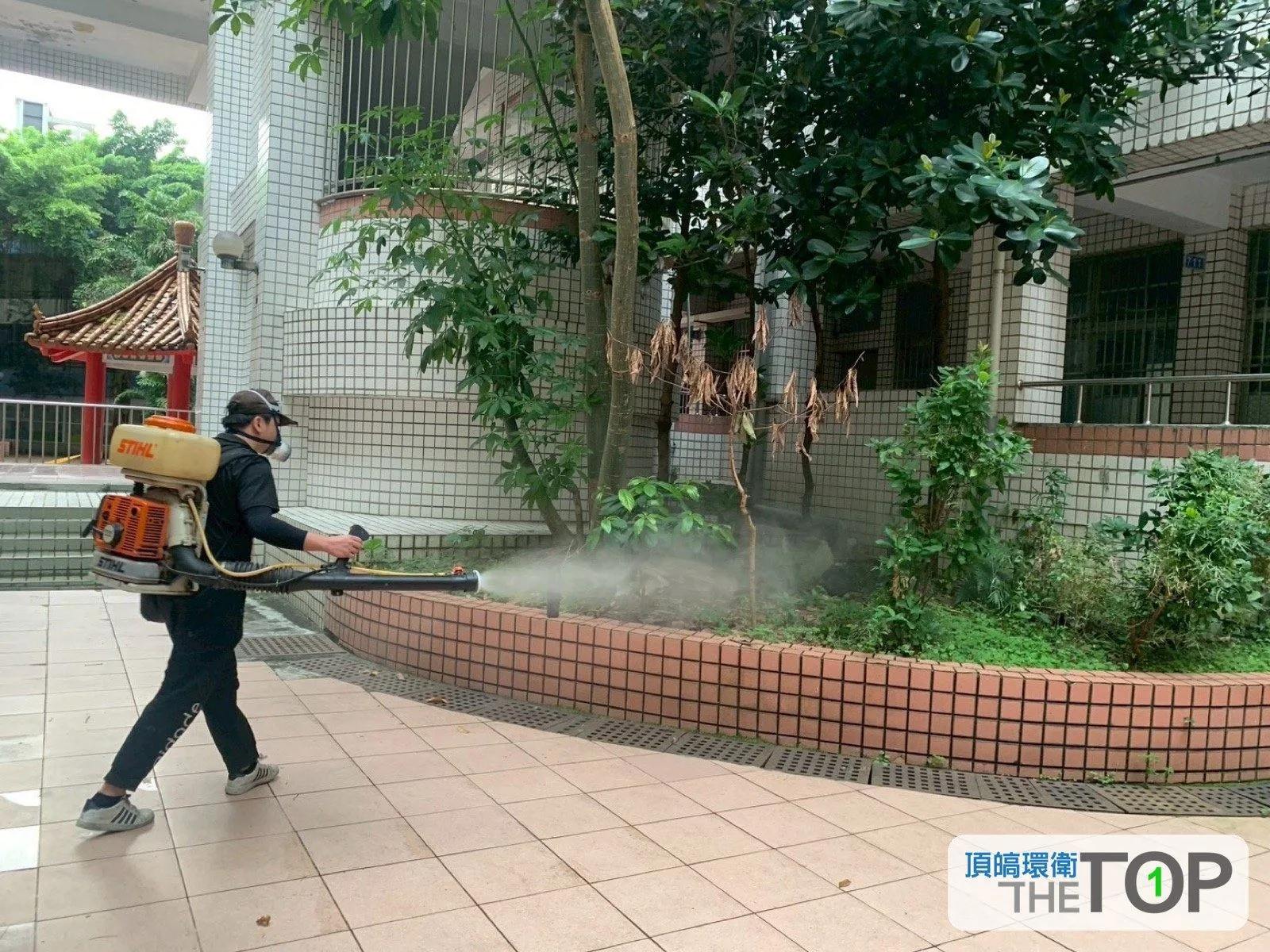 社區中庭環境噴施蚊蠅