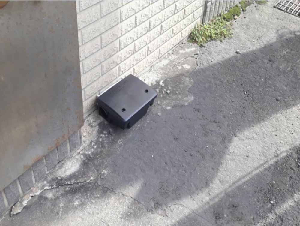 食品廠外圍設置鼠餌站